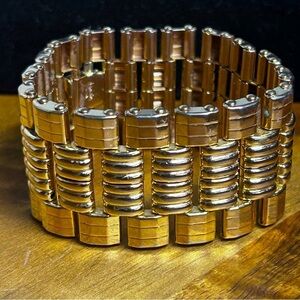 Kreisler Gold Wide Interlocking Link Ribbed Bracelet